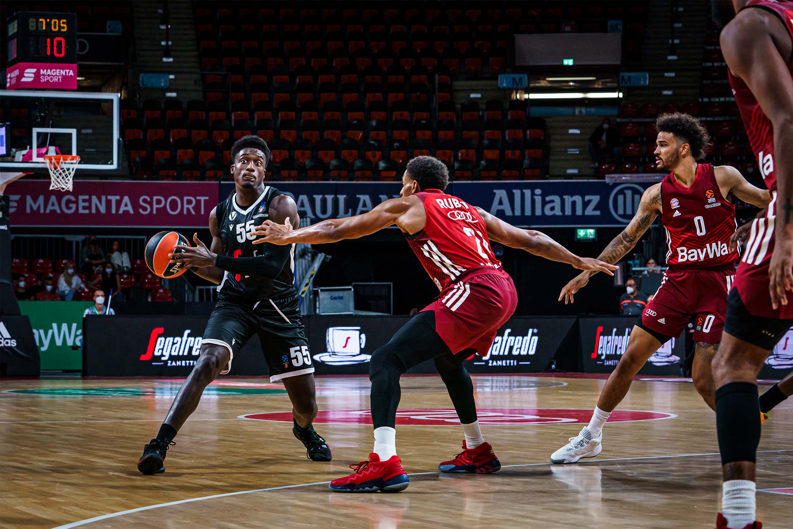 Besuch des neuen italienischen Basketballmeisters